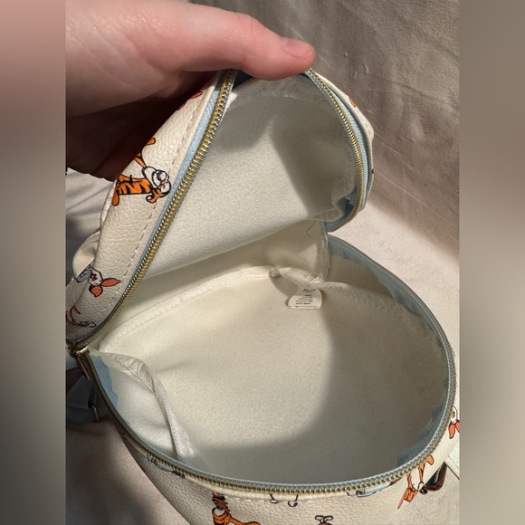 Disney Winnie the Pooh Backpack EUC - Picture 10 of 12